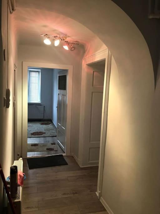 R Castle - 2 Room Apartment Brassó Kültér fotó
